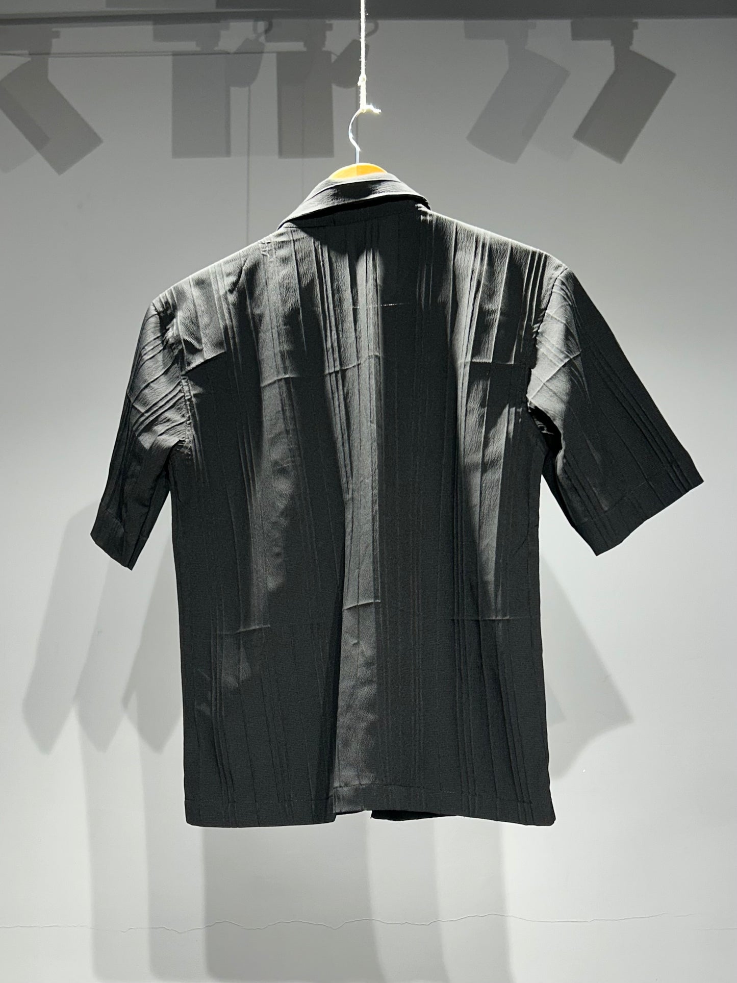 1-1 black shirt