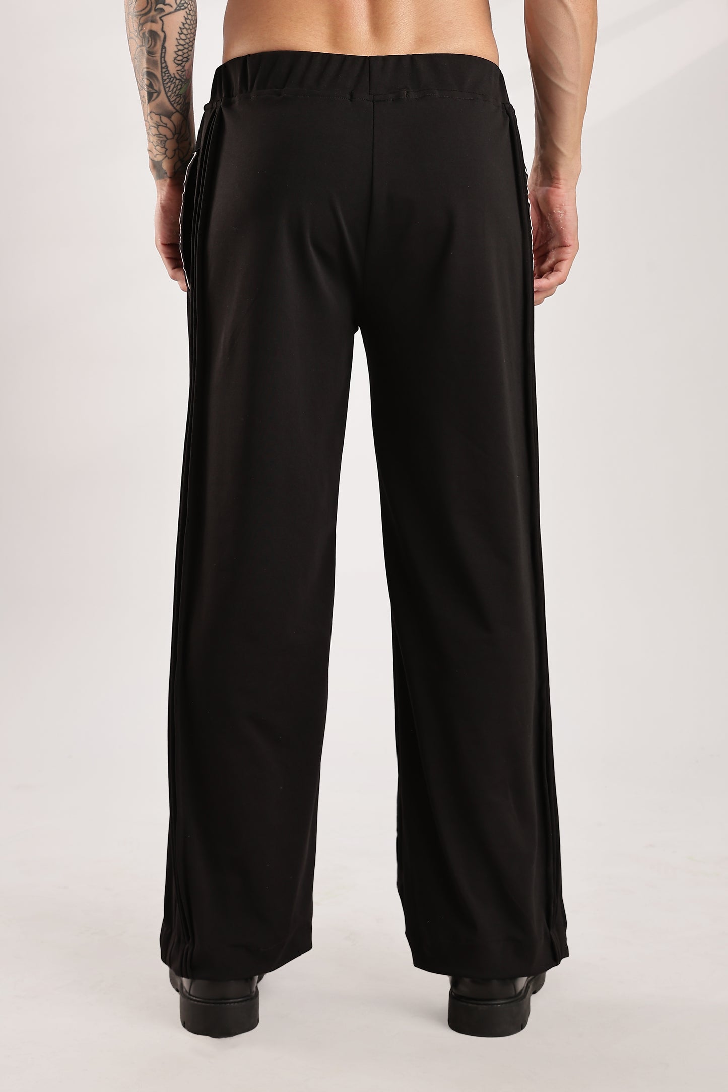 Self Design Tucks Pants - Lycra 'Black'