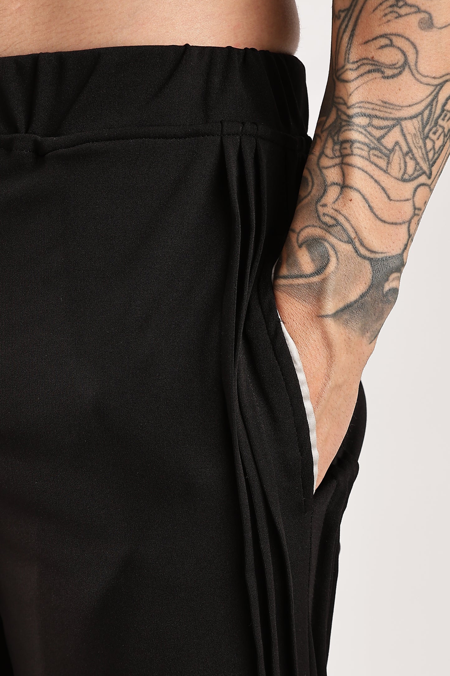 Self Design Tucks Pants - Lycra 'Black'