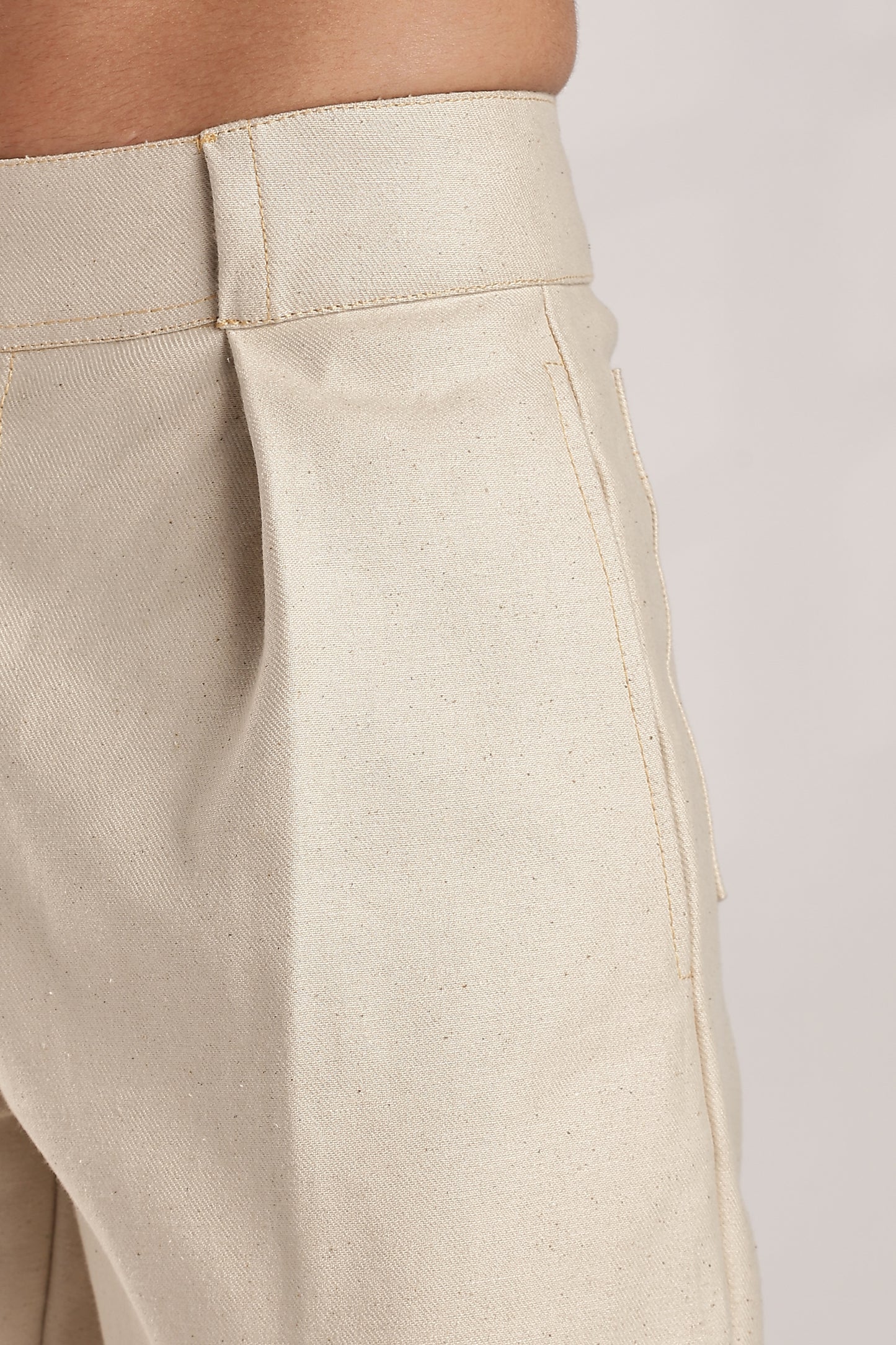 Circular Belt Single Pleated Straight Pants